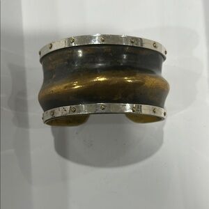 Elegant Black and Gold Bracelet